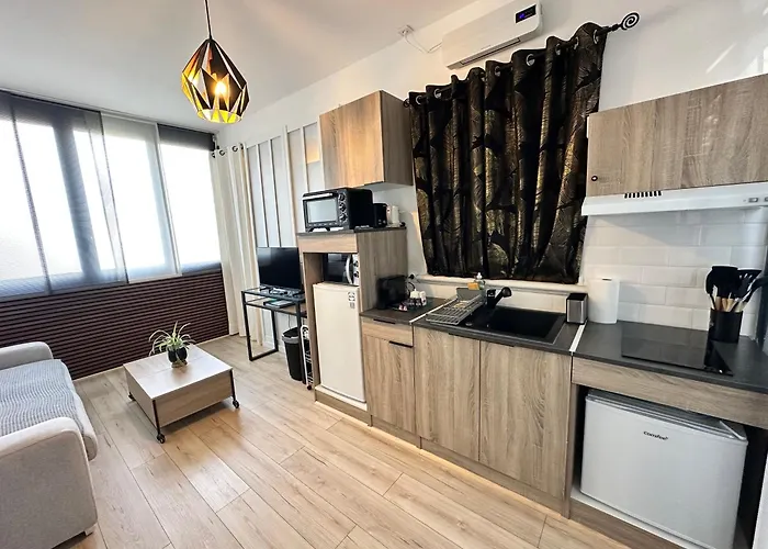 Azur Apartman *